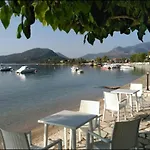 Ξενοδοχείο με διαμερίσματα Coralli Beach Studios- *