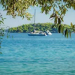 Ξενοδοχείο με διαμερίσματα Coralli Beach Studios- Νυδρί