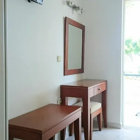 Aparthotel Coralli Beach Studios- *