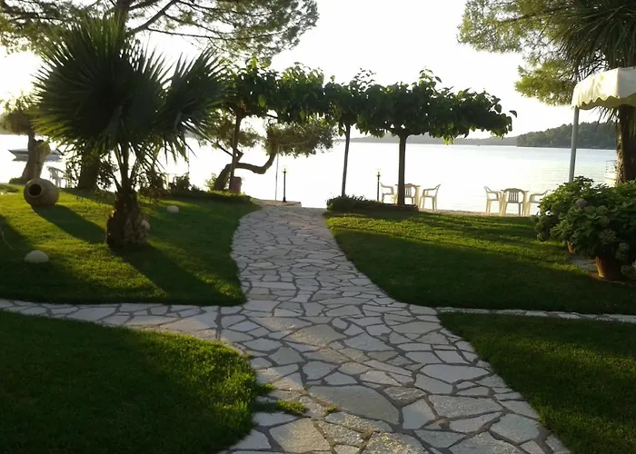 Coralli Beach Studios- Apartmanhotel Nidrí