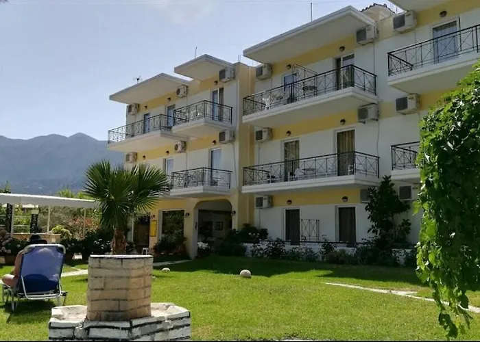 Apartmanhotel Coralli Beach Studios- *