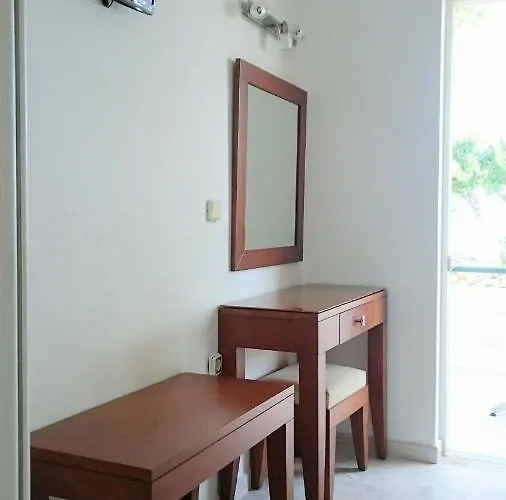 Apartmanhotel Coralli Beach Studios- *