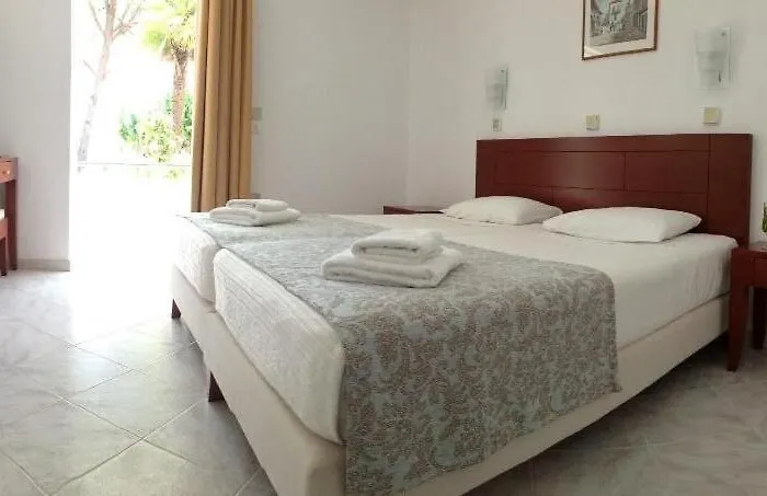 Coralli Beach Studios- *