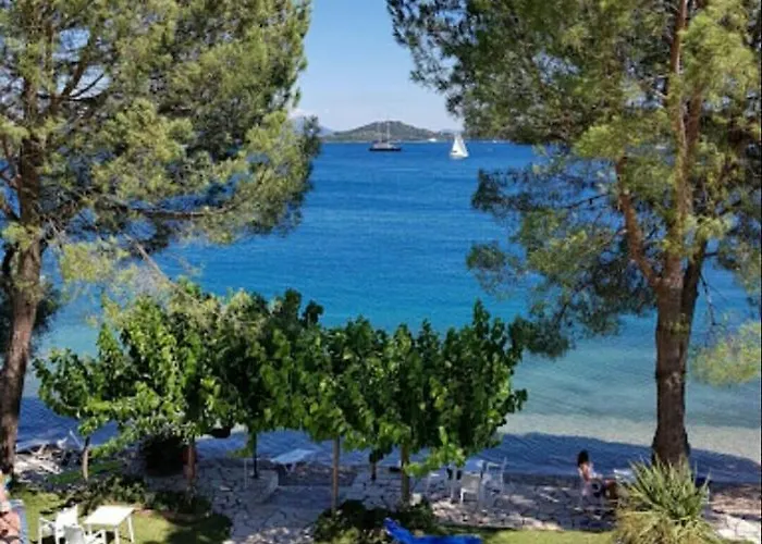 Coralli Beach Studios- *